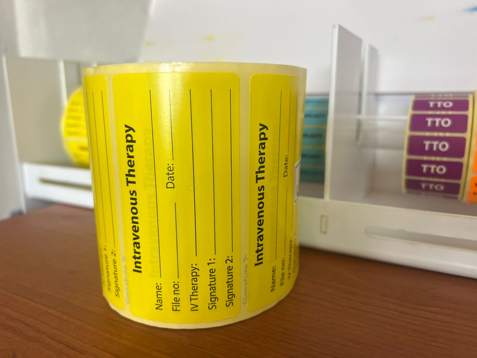 Thumbnail 2: 1000 stickers per roll